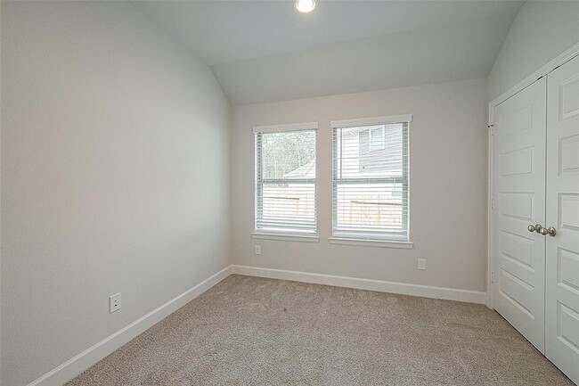 Building Photo - 213 McCrea Ct