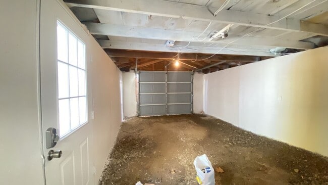 Building Photo - Two Bedroom Single-Family Home in Lake Odessa