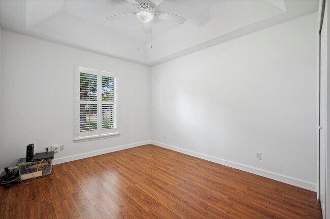 Building Photo - 4190 SW Utterback St