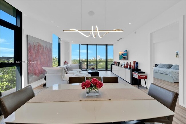 Building Photo - 3156 SW 27th Ave