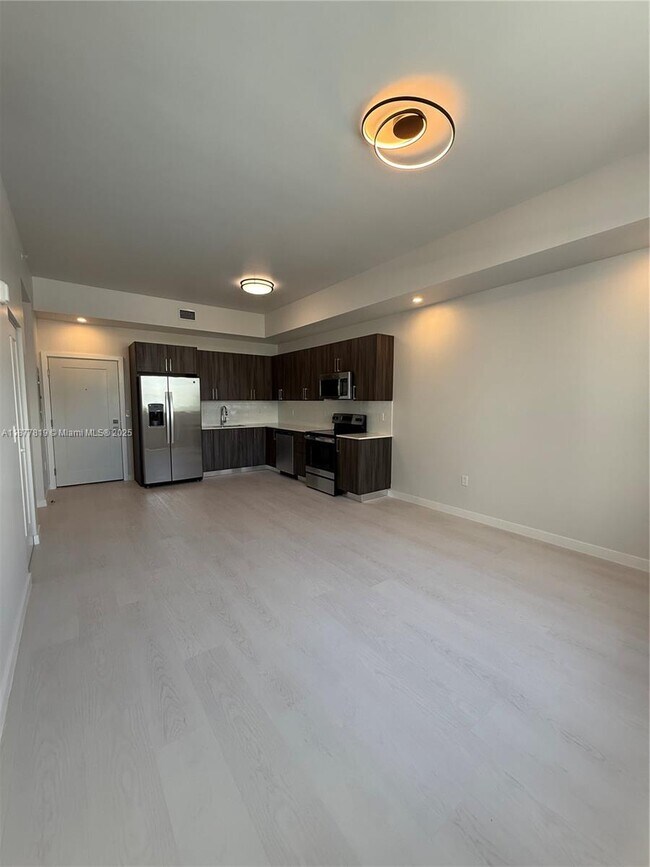 Building Photo - 18300 SW 98th Ave