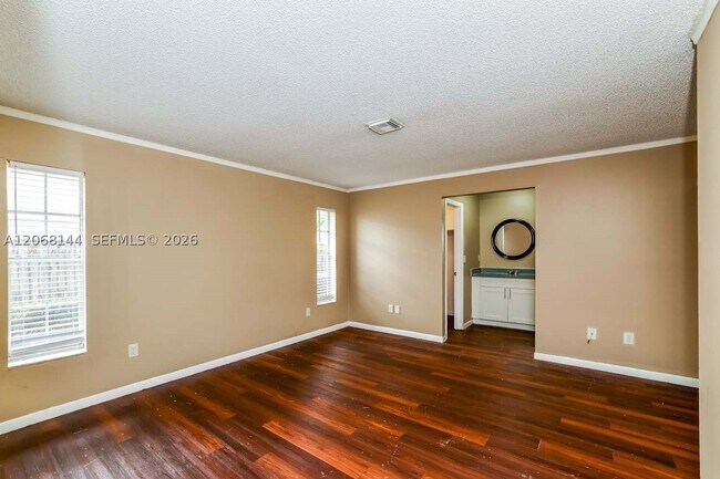 Building Photo - 1581 Wyndcliff Dr