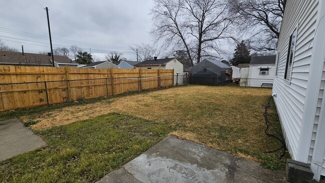 Building Photo - 2216 Dean Dr