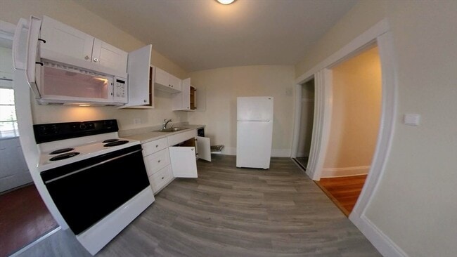 Building Photo - 11 Banks St