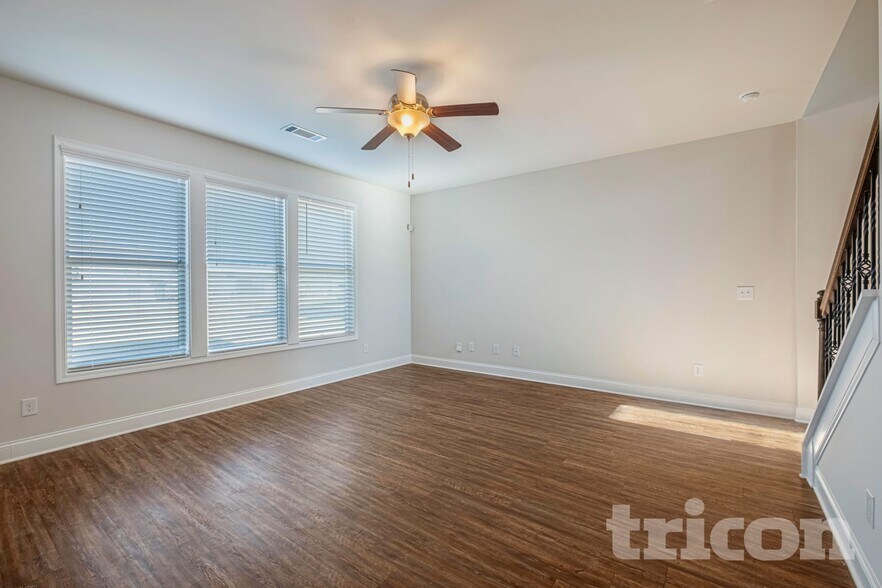 Building Photo - 4035 Evelyn View Ct