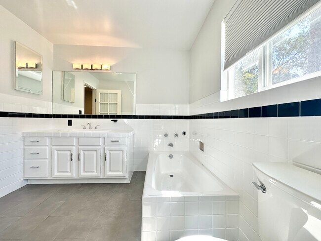 Building Photo - 8261 W 4th St