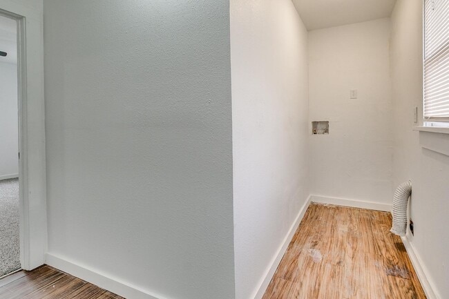 Building Photo - 316 SW 32nd St