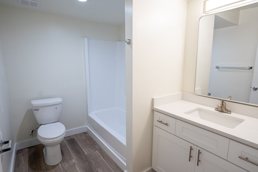 Building Photo - Newberry Commons