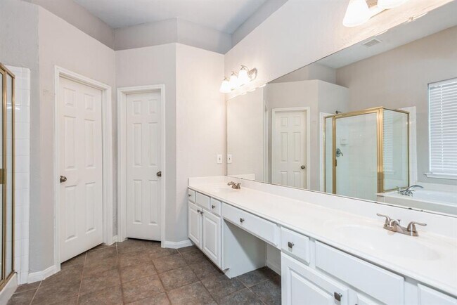 Building Photo - 31118 Baker Lake Dr