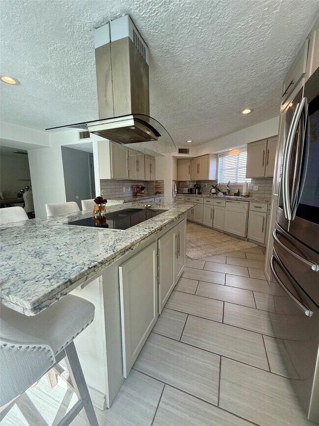 Building Photo - 3222 Freshmeadows Dr