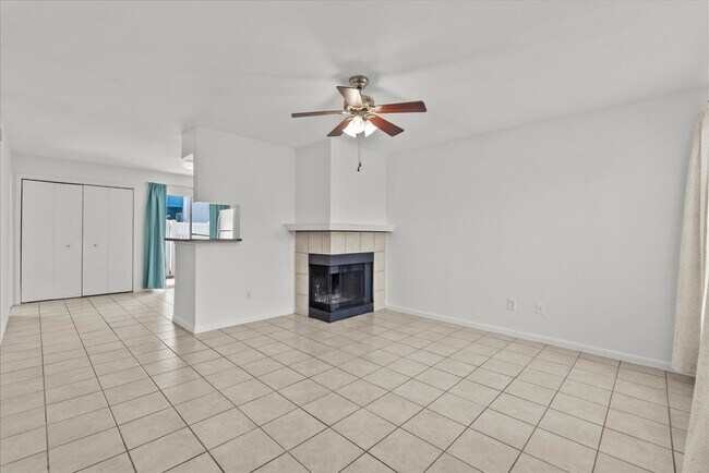 Building Photo - 3506 Cove View Blvd