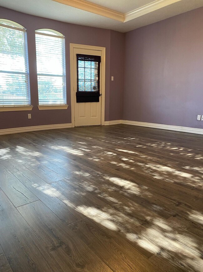 Building Photo - 11815 Canyon Mills Dr