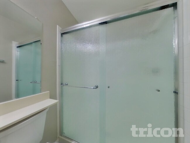 Building Photo - 9411 Aizenberg Cir