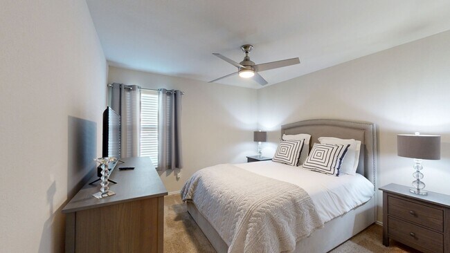 Building Photo - Stunning 4 bedroom home in pristine condition!!!