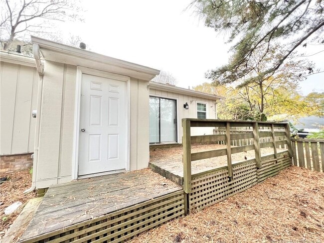 Building Photo - 105 Chisholm Ct