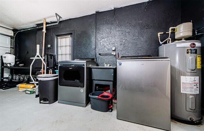 Building Photo - 7241 56th Ave N