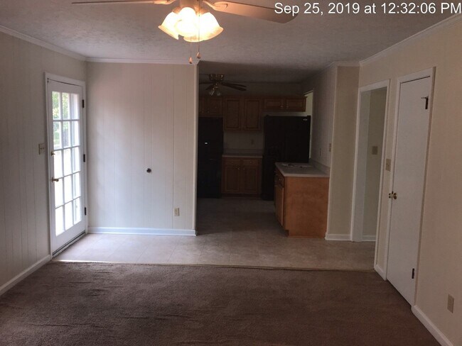 Building Photo - 7035 Darnell St