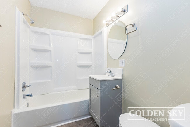 Building Photo - 1421 W 14th St