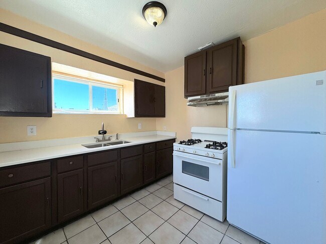 Building Photo - 2525 Idalia Ave