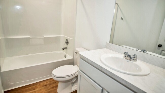 Building Photo - 132 Pine Bend Ct