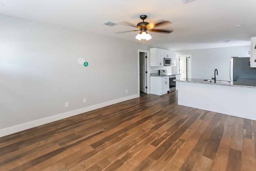 Building Photo - 4656 S 38th Ln