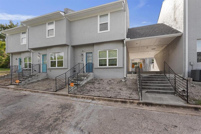 Building Photo - 6211 Manor Rd