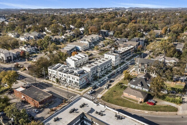 Building Photo - 1310 Lischey Ave