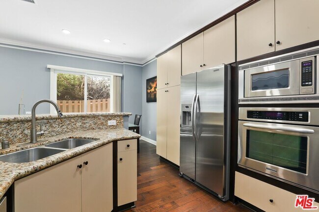 Building Photo - 11507 Verona Dr