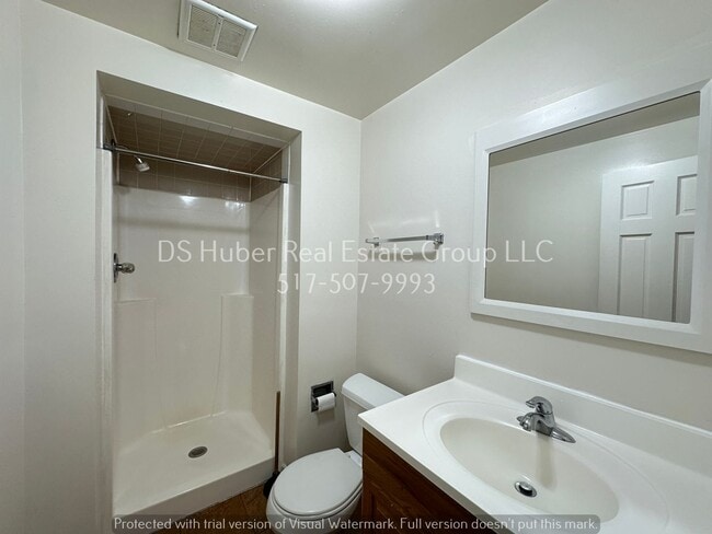 Building Photo - 206 S Fairview Ave