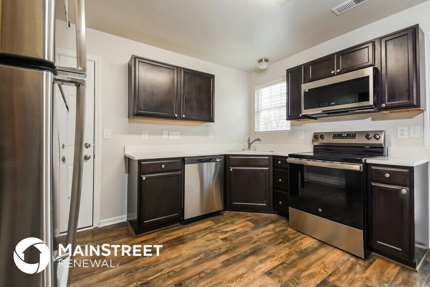 Building Photo - 828 Brentwood Pk Ln