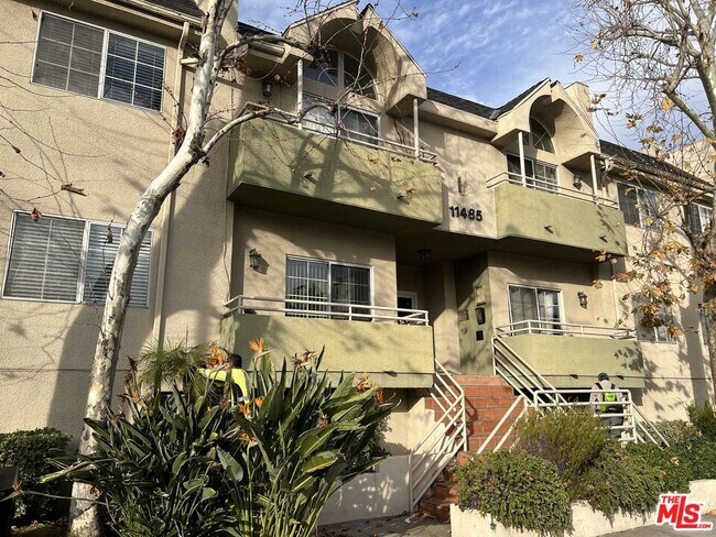 Building Photo - 11485 Moorpark St