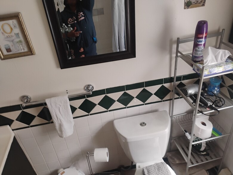 Building Photo - 39 Columbia St