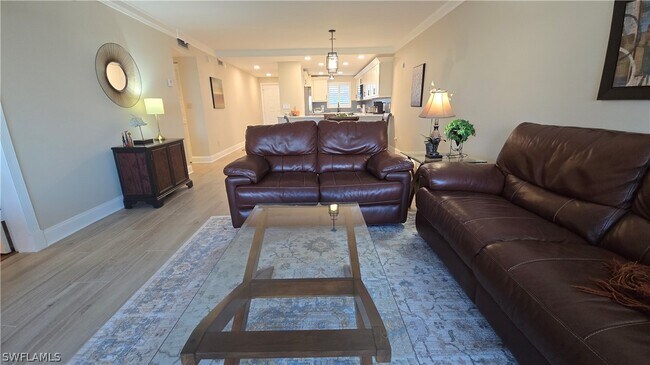 Building Photo - 12945 Vanderbilt Dr