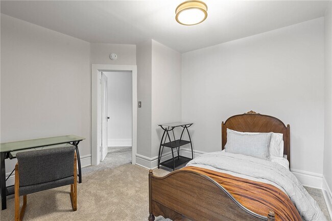 Building Photo - 42 Lake St