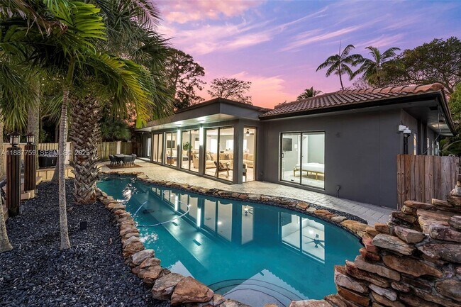 Building Photo - 1030 SW 14th Terrace