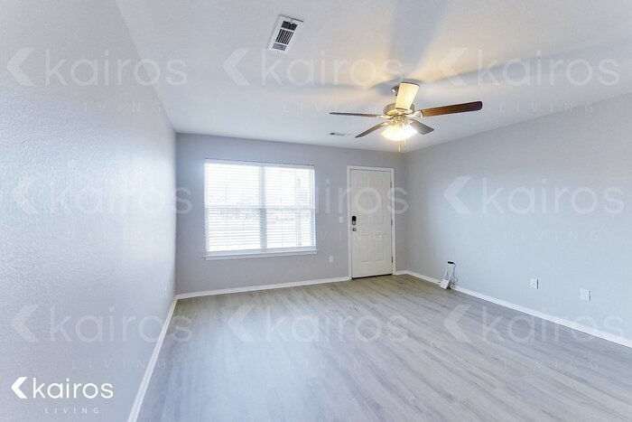 Building Photo - 3900 Thomas St