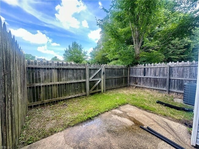 Building Photo - 255 Mannings Ln