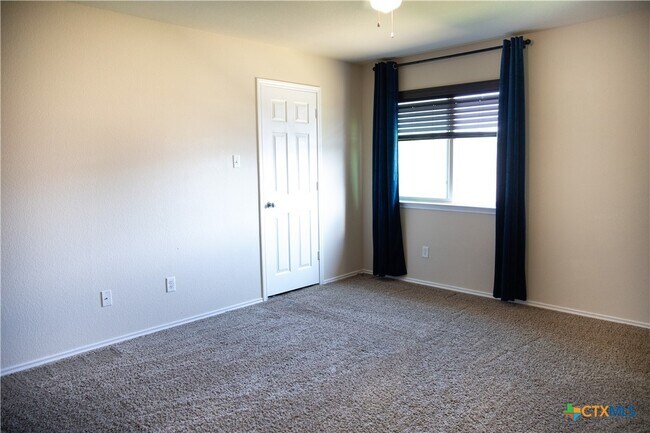 Building Photo - 6006 Ambrose Cir