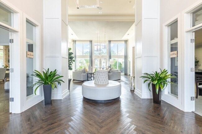 Building Photo - 22631 Colonial Pkwy