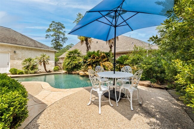 Building Photo - 10 Acorn Cluster Ct