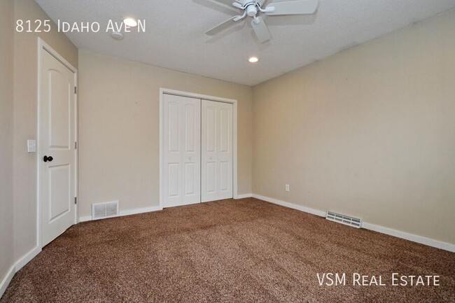 Building Photo - 50% Off January Rent! Modern 4-Bed Home wi...