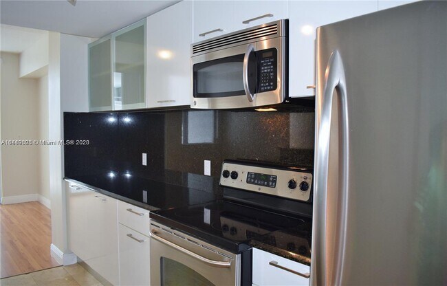 Building Photo - 3339 Virginia St