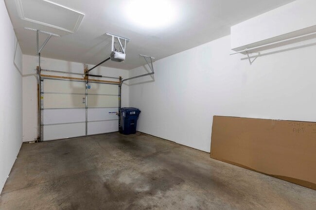 Building Photo - 301 S Dorsey Ln