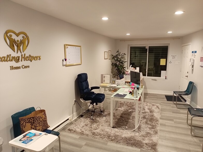 Building Photo - 7153 Torresdale Ave