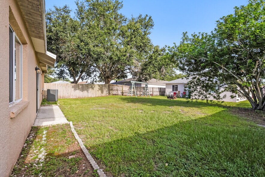 Building Photo - 12128 Buffington Ln