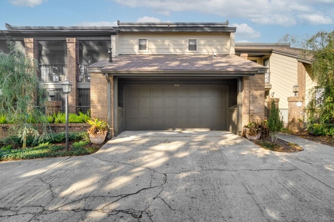 Building Photo - Exquisite 3 bedroom 2.5 bath two-story Executive Condo in Winter Park with 2-Car Garage