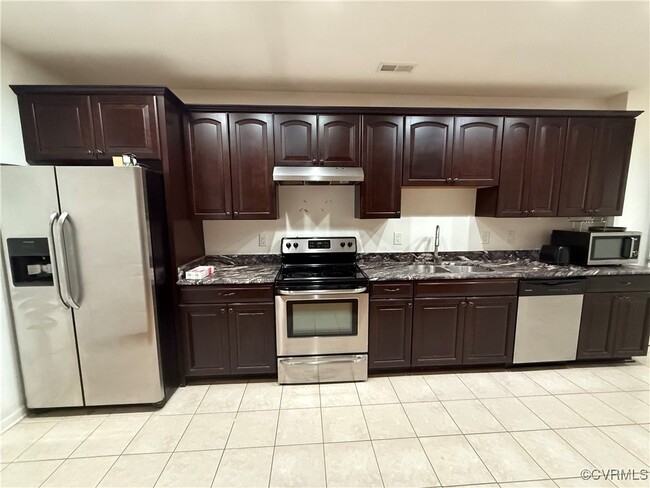 Building Photo - 4027 Bonnie Brae Ct