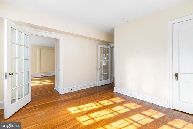 Building Photo - 415 City Ave