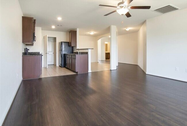 Building Photo - 22622 Cloverland Field Dr