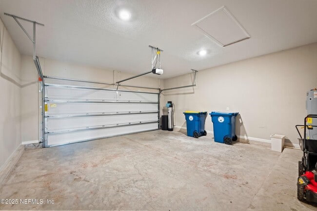 Building Photo - 2134 Major Oak St